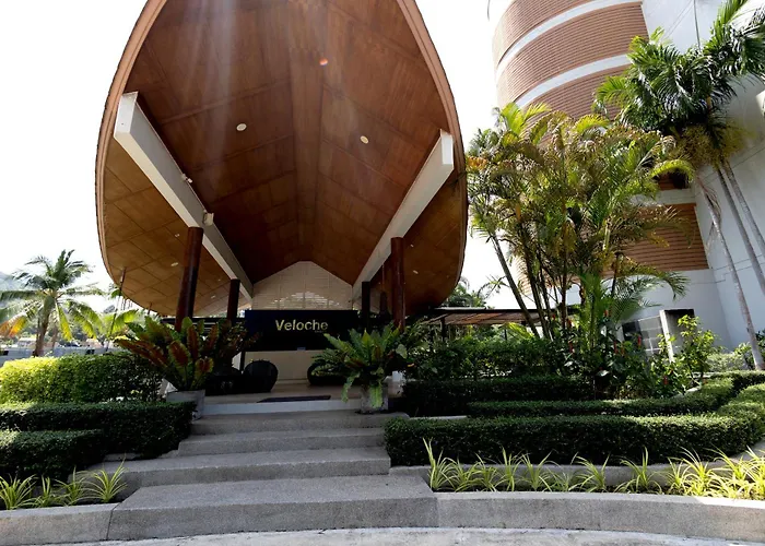Karon Hill Family Apart 72 M2 Seaview
