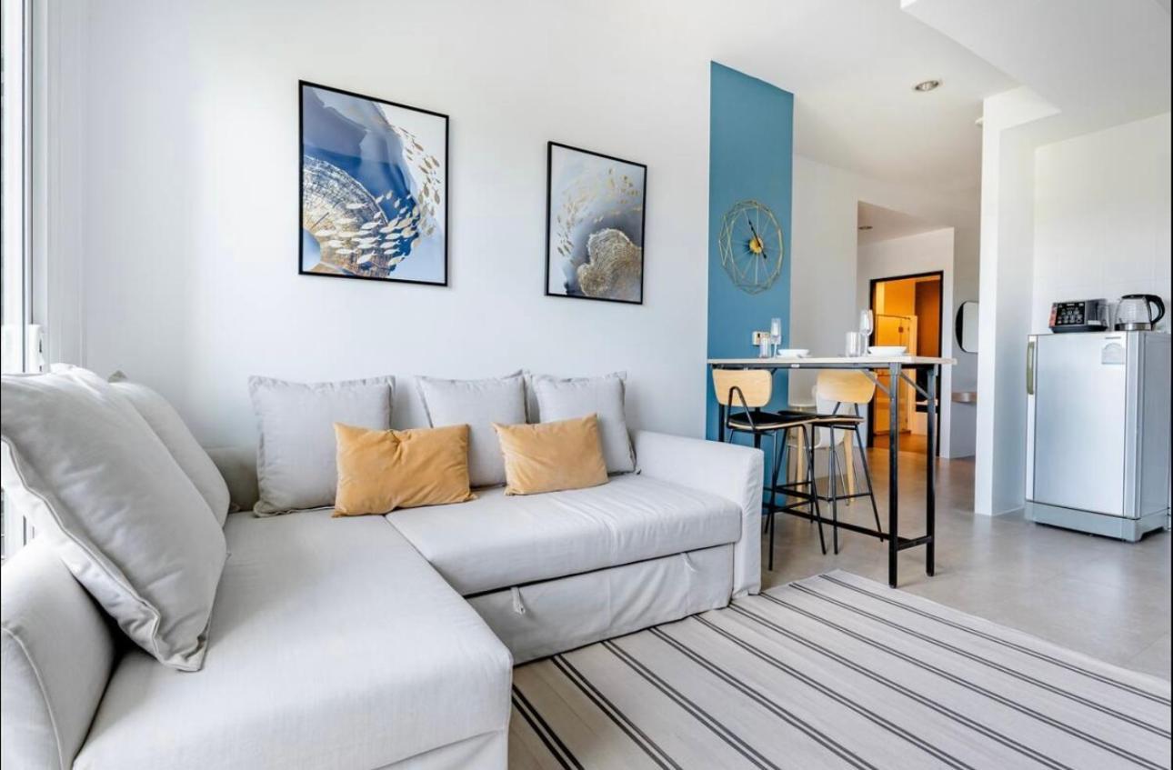 Hill Family 72 M2 Seaview Apartment Karon